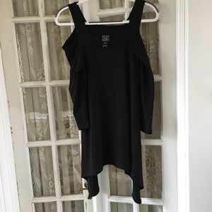 CLARA SUN WOO Cold Shoulder Tunic Top –XS